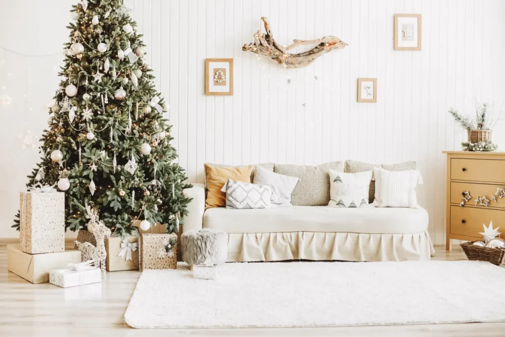 metallic accents for a glamorous Christmas interior design